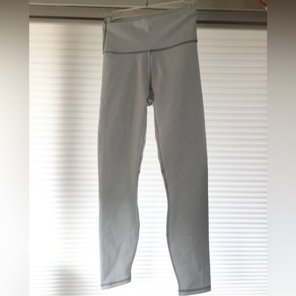 Fabletics Define PowerHold® High-Waisted 7/8 Legging - Size XS. - Picture 3 of 13